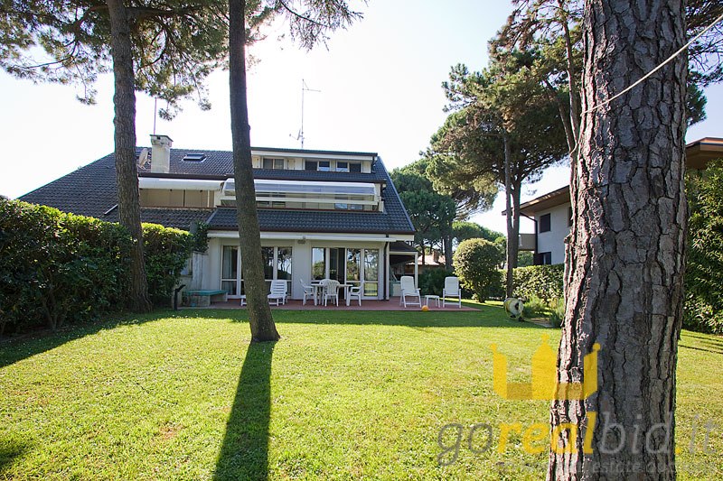 Portion of two family villas with garden in Lignano Sabbiadoro (UD)