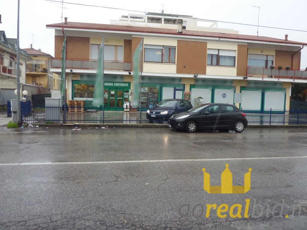 Commercial premises in Senigallia (AN) Via Sanzio n.349 - LOT 2