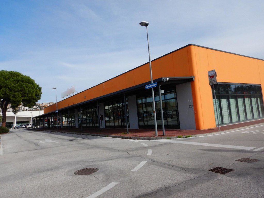 Locale commerciale a Osimo (AN) - LOTTO ALFA 9