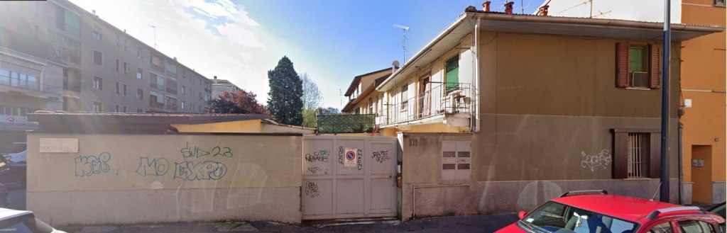 Appartamento con garage e cortile a Milano - LOTTO 1