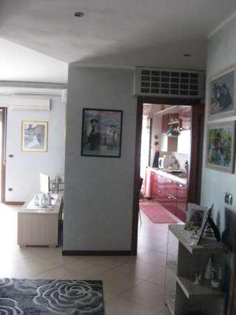 Appartamento con garage e cantina a Corciano (PG)
