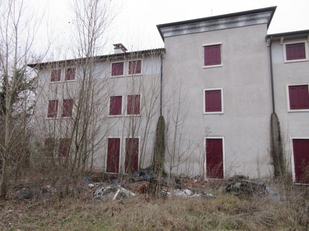 Complesso edilizio storico a Bolzano Vicentino (VI)