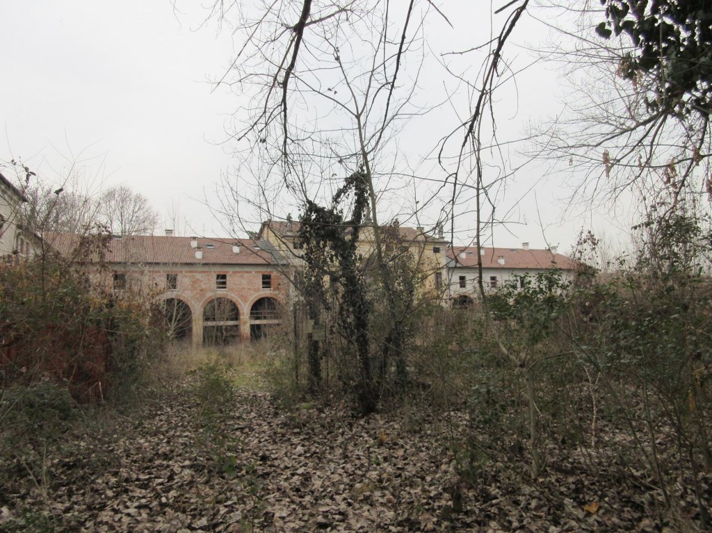 Complesso edilizio storico a Bolzano Vicentino (VI)