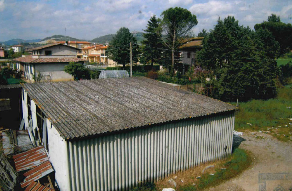 Porzione di complesso artigianale con appartamento a Perugia