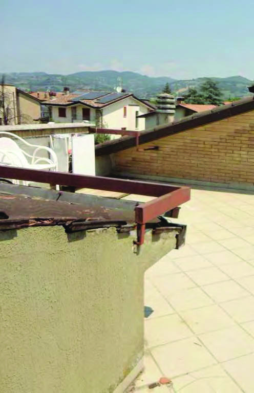 Appartamento con cantina e due soffitte ad Assisi (PG) - LOTTO 14