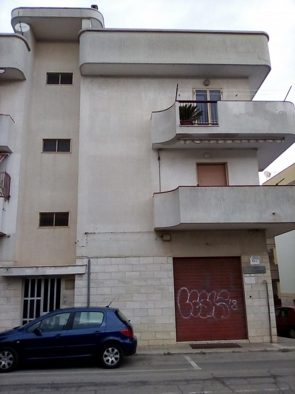 Appartamento con garage a Cassano delle Murge (BA)