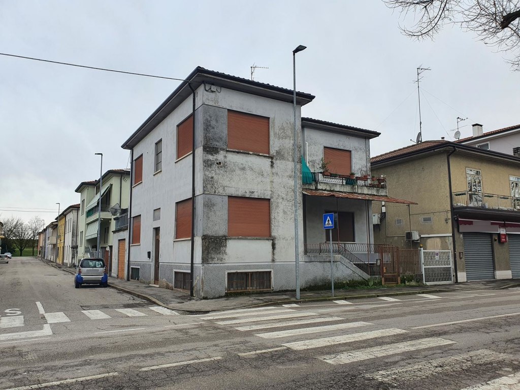 Independent residential building in Porto di Legnago (VR)