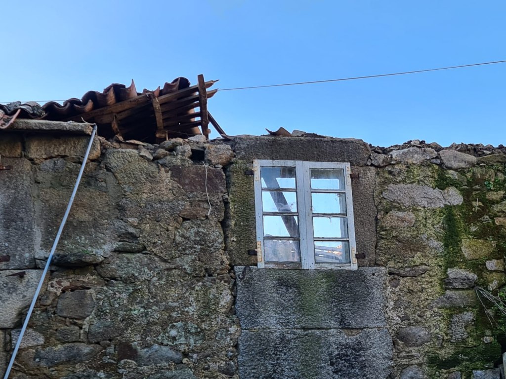 Terreno con rudere a Vimianzo - Corcubion - A Coruña