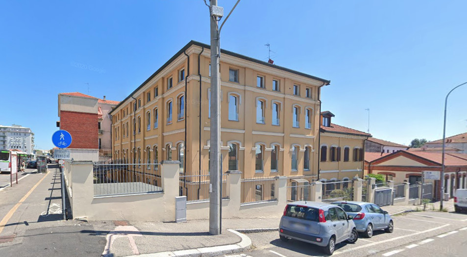 Ufficio con garage e posto auto coperto a Pavia - LOTTO 1