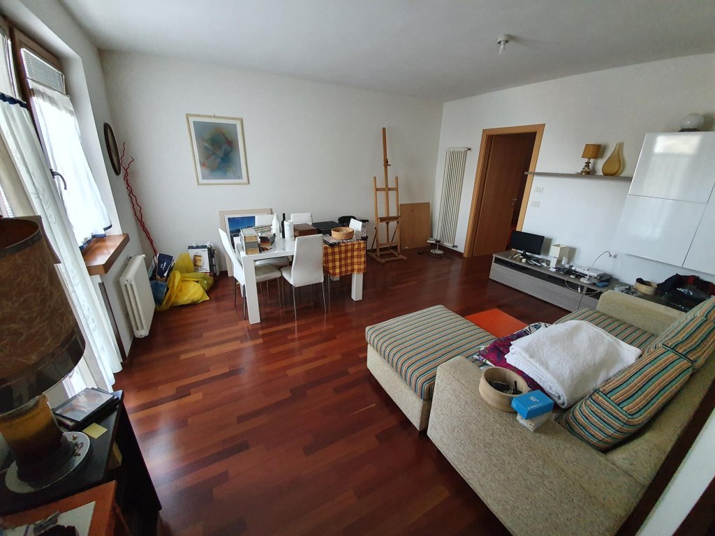 Appartamento e posto auto coperto a Torri del Benaco (VR)