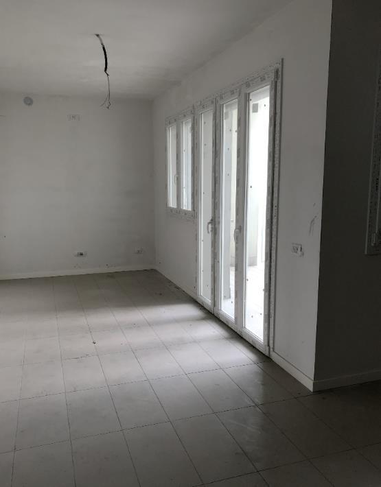 Appartamento con garage e solaio a Pioltello (MI) - LOTTO 105