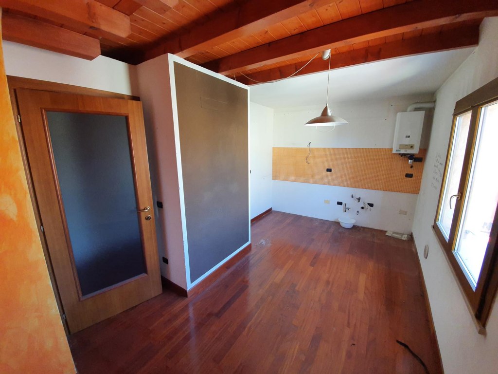 Appartamento a Sommacampagna (VR)