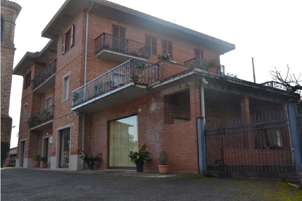 Edificio su tre piani a Perugia - LOTTO 1