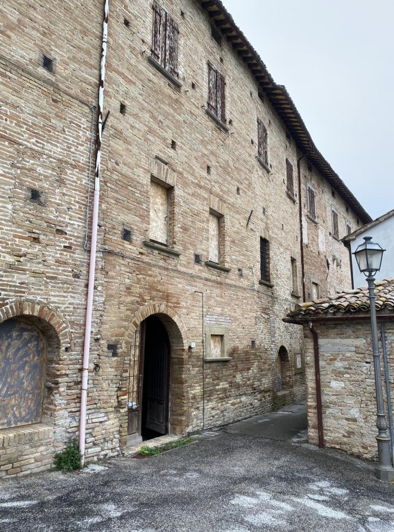 Palazzo storico ex Palazzo Bonajuti-Monti a San Lorenzo in Campo (PU)