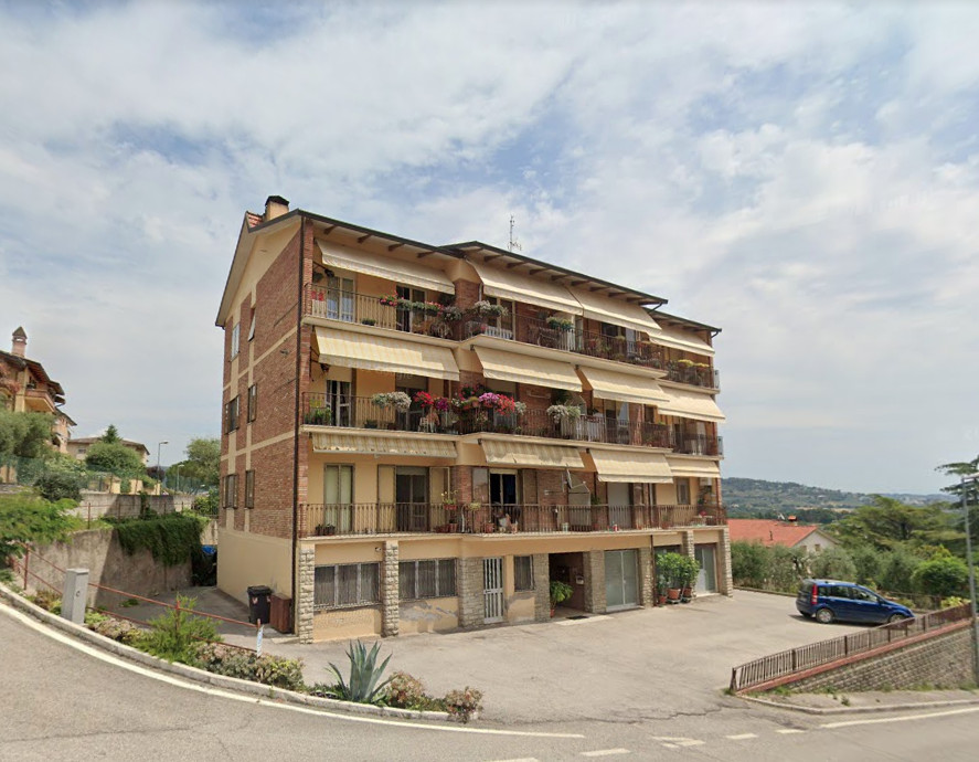 Due appartamenti con garage a Corciano (PG)
