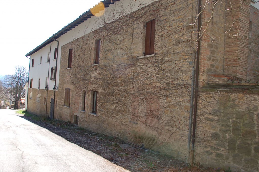 Complesso turistico in Umbria " Torre dei Calzolari" - CESSIONE AZIENDA - RACCOLTA OFFERTE