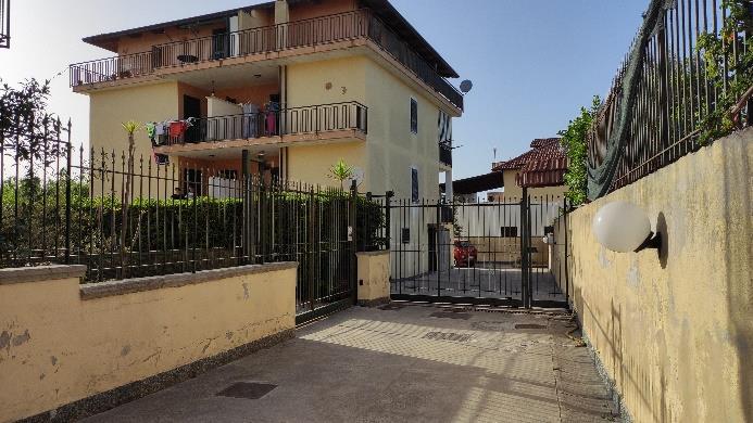 Appartamento con garage a Giugliano in Campania (NA)