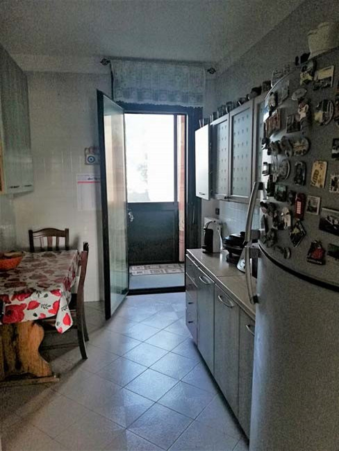 Appartamento e posto auto scoperto a Bari