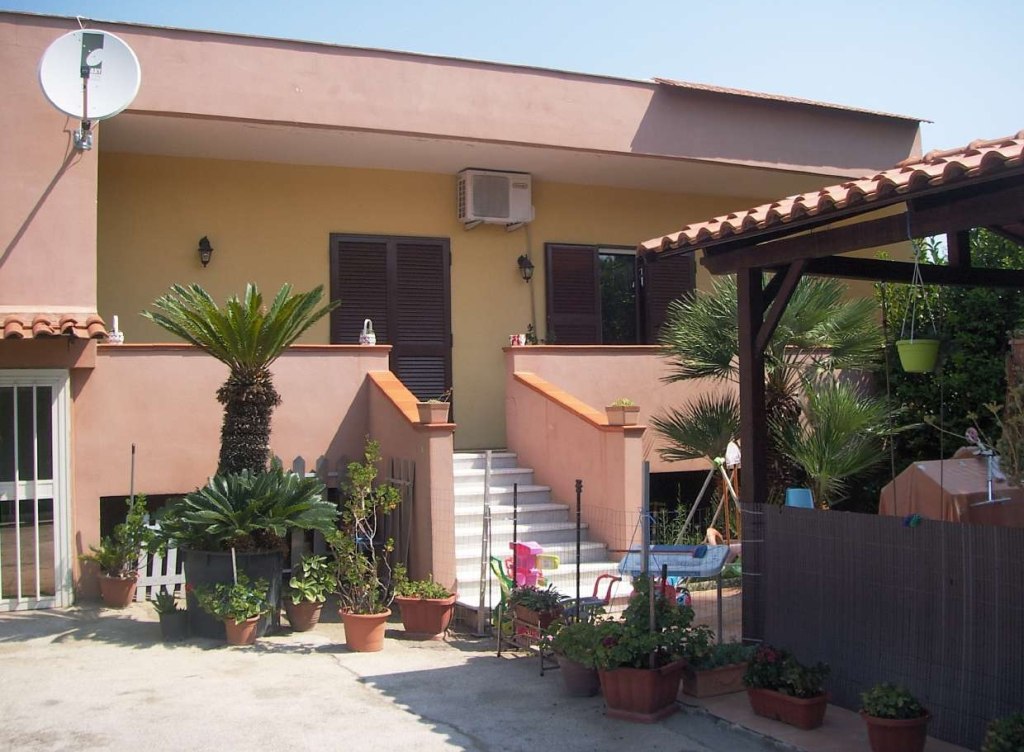 Villa in Giugliano in Campania (NA)