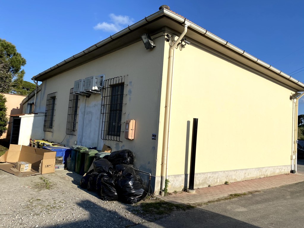 Edificio uso ufficio e magazzino a Collesalvetti (LI)