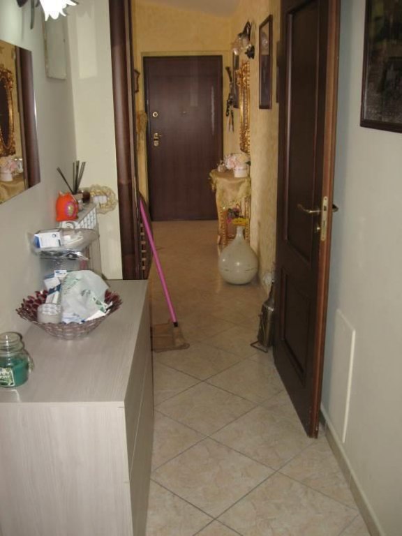 Deposito ad uso appartamento con garage a Sant'Antimo (NA)