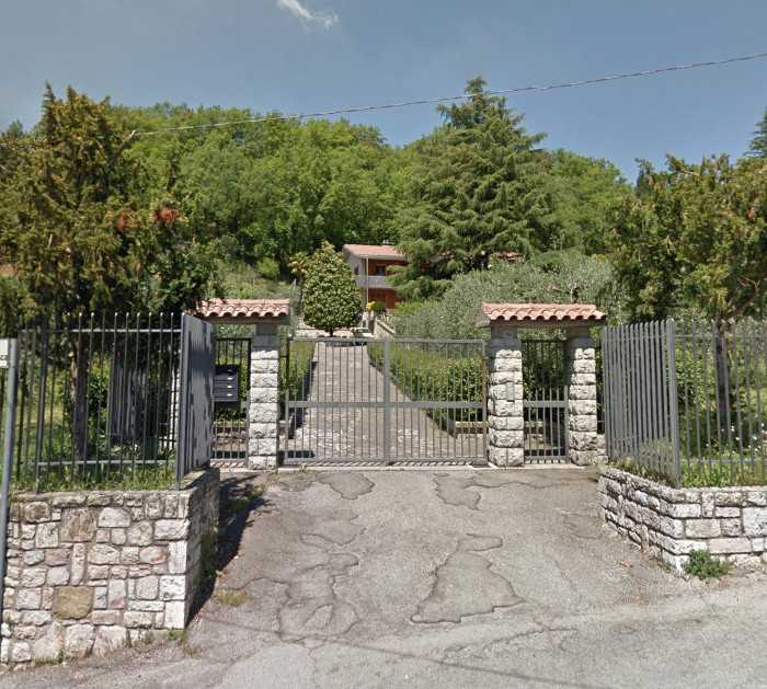 Villa con terreni a Perugia - DIRITTI DI 1/4+1/4