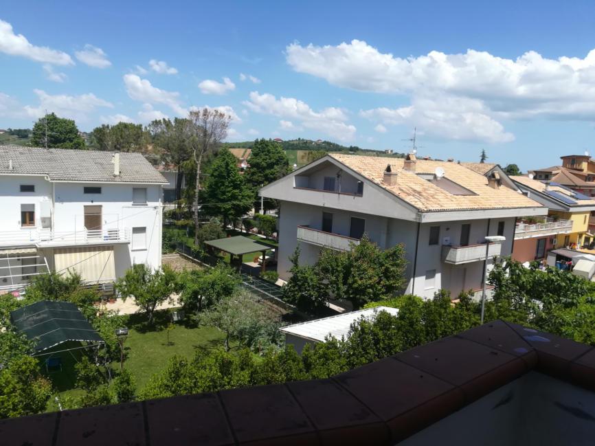 Appartamento con garage e posto auto scoperto a Sant'Egidio alla Vibrata (TE) - LOTTO A7