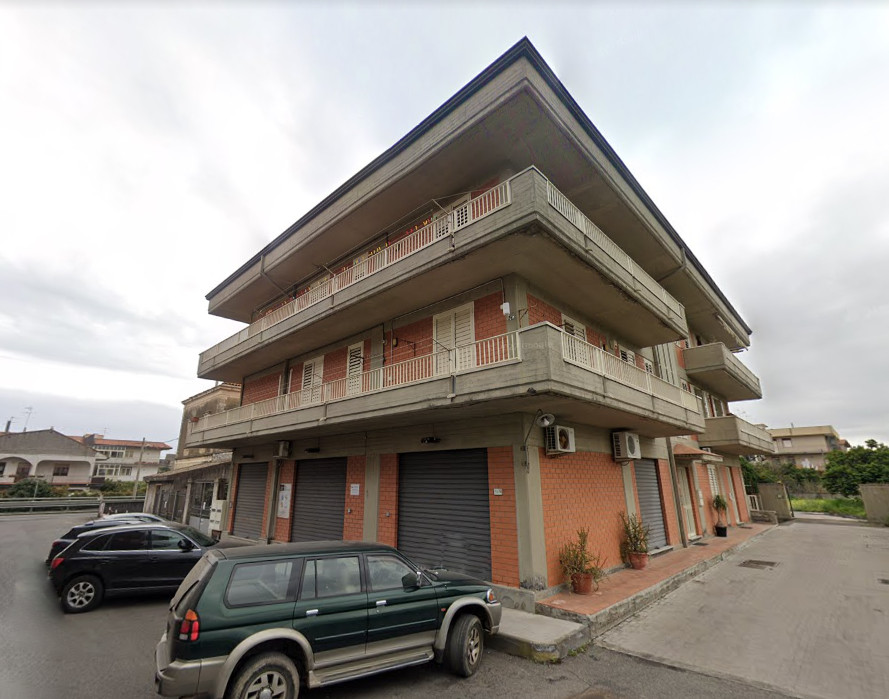Appartamento e garage a Fiumefreddo di Sicilia (CT)