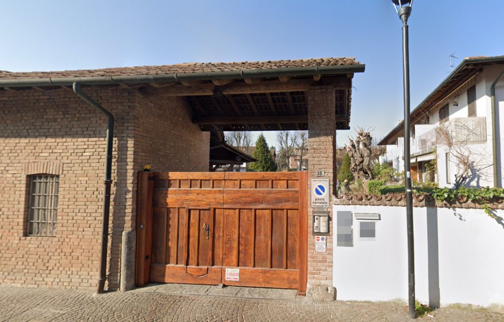 Appartamento con garage e cantina a Cesano Boscone (MI)