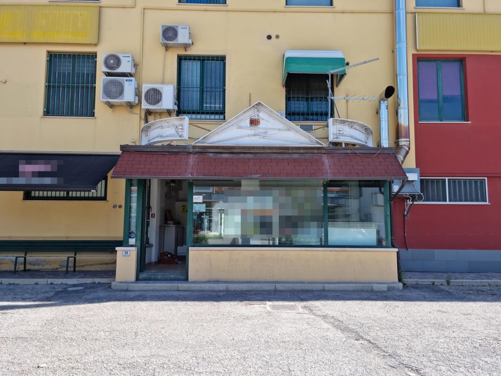Locale commerciale a Città Sant'Angelo (PE) - LOTTO 2