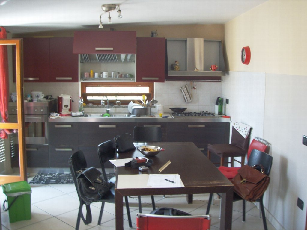 Appartamento con garage e posto auto a Orta di Atella (CE)