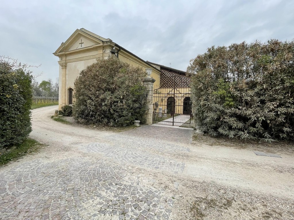 Villa storica adibita a struttura ricettiva a San Pietro in Cariano (VR)