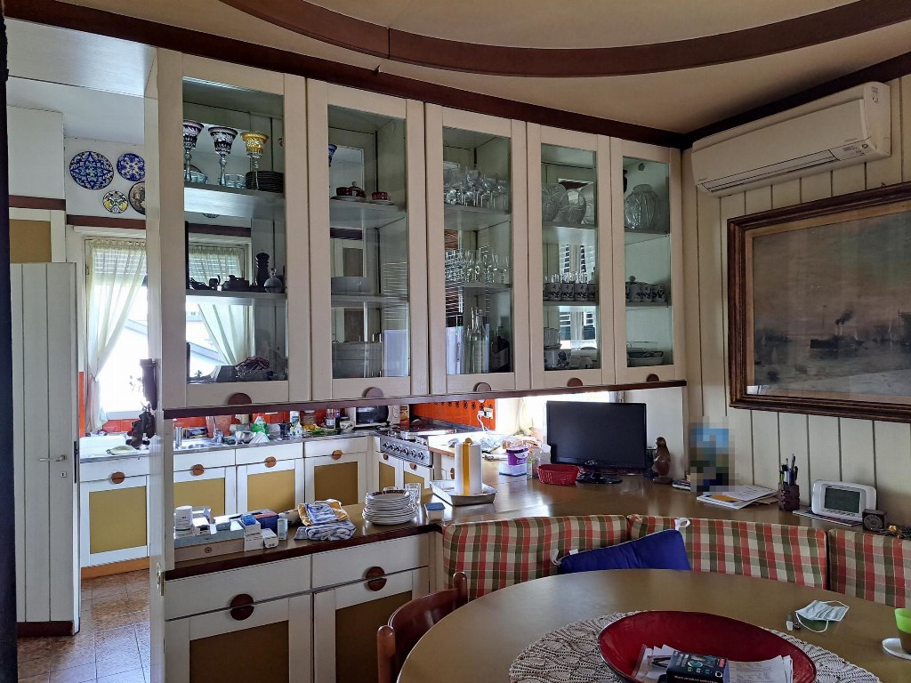 Appartamento con soffitta e cantina a Bollate (MI)