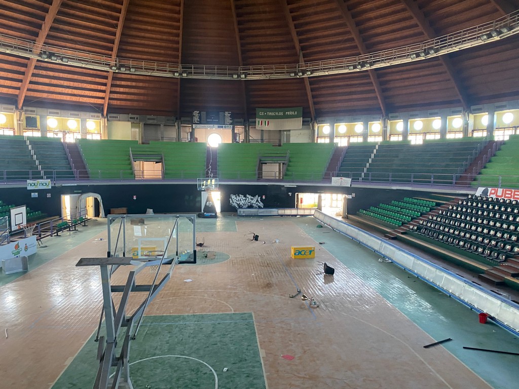 Sports arena and guesthouse in Priolo Gargallo (SR)