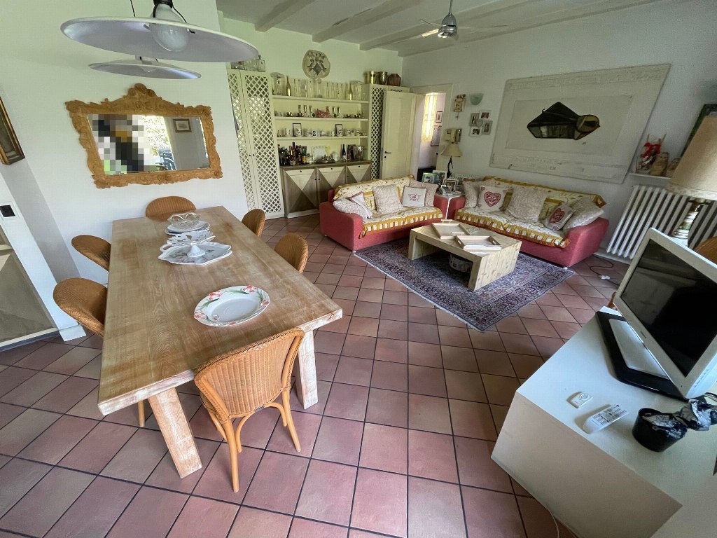 Residential building with artisanal laboratory in Castelnuovo del Garda (VR)