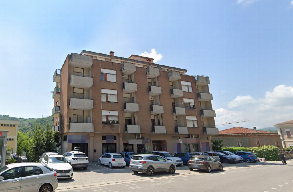 Apartment with cellar in Teramo and share 1/2 land in Ancarano (TE)