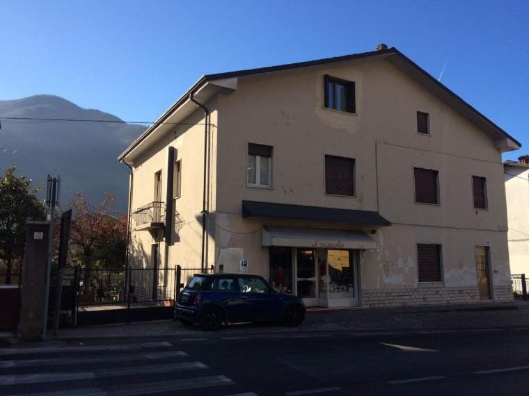Appartamento e locale commerciale a Lumezzane (BS) - LOTTO 2